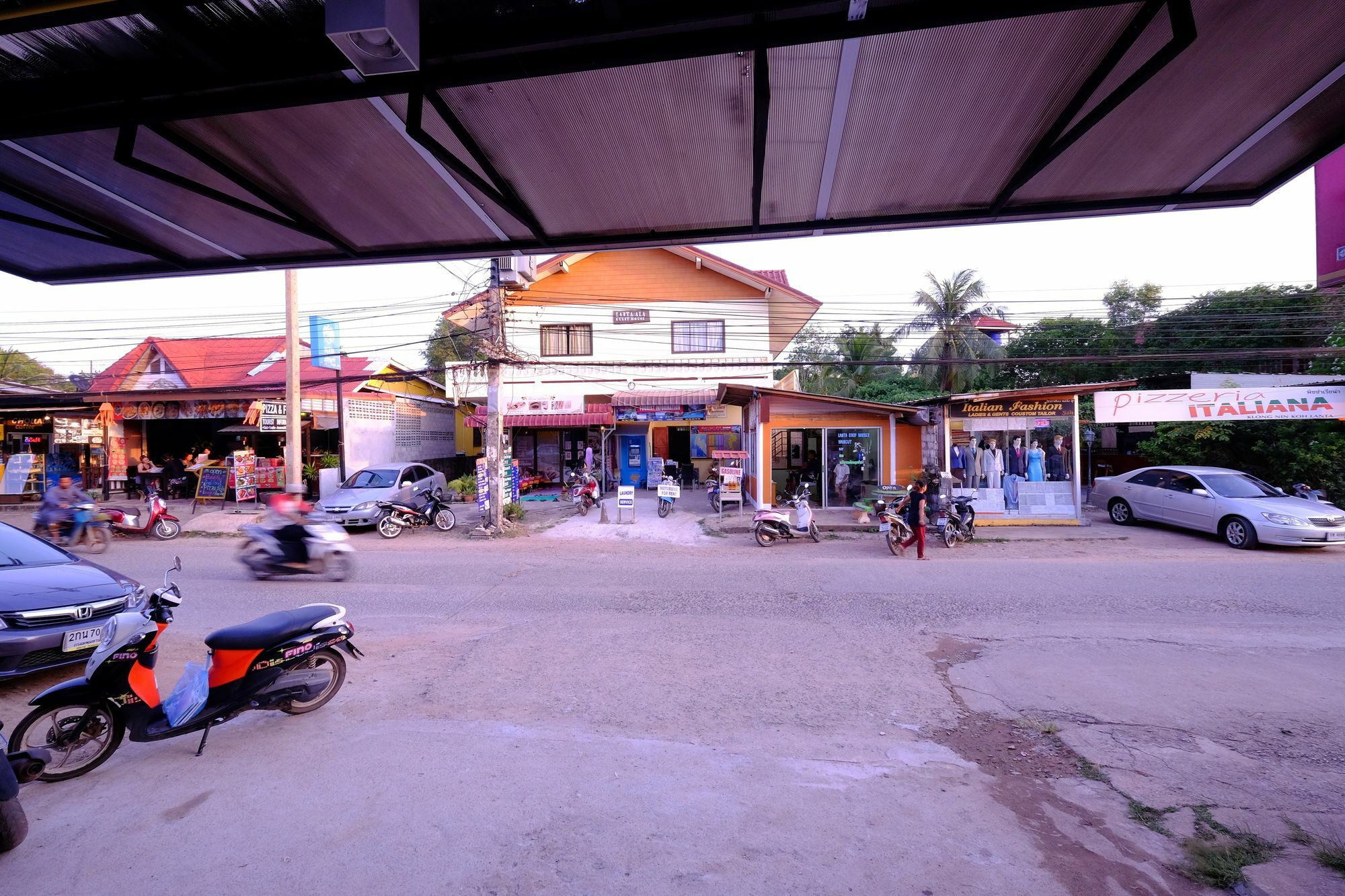 De​ Lanta Place Ko Lanta Exteriör bild